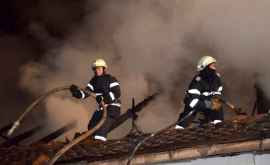 Incendii cu pierderi de vieţi omeneşti produse în doar 24 de ore