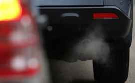 UE vrea să reducă emisiile de CO2 de la autoturisme cu 375 pînă în 2030 