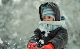 Cum îmbrăcăm copilul iarna