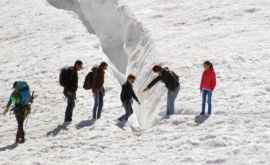 Un băiat de 12 ani a supraviețuit miraculos unei avalanșe în Alpii francezi