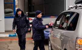 Moldovenii revin acasă La intrare în ţară numărul de maşini creşte considerabil