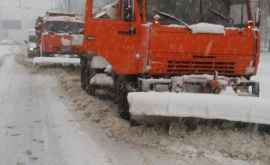 Автобусные маршруты в столице сократились изза снегопада ФОТО