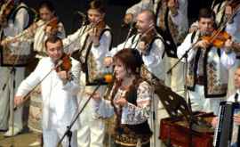 Rusnac Orchestrele din România învață cum să cînte muzica populară de la instrumentiștii noștri