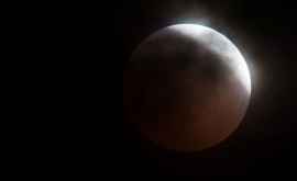 Mîine moldovenii vor putea asista la o eclipsă totală de Lună 