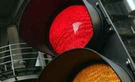 Неисправный светофор создал хаос на перекрестке