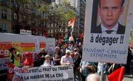 Macron vrea să pună capăt protestelor printrun referendum 