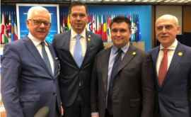 Ульяновски встретился с главами МИД странучастниц Всемирной коалиции по борьбе с ИГИЛ