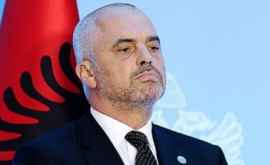 Премьерминистру Албании брызнули чернилами в лицо ФОТО