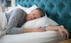 Experți De ce oamenii tresar în somn