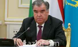 Президент Таджикистана указал на подхалимство государственных СМИ