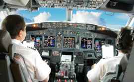 Пилот пассажирского самолета заснул во время полета ВИДЕО
