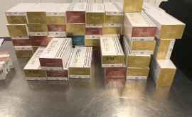 Un bărbat prins cu 9000 de rezerve de tutun pe Aeroportul Chişinău