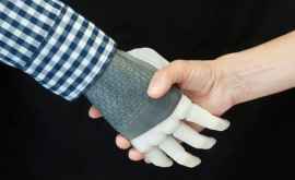 Premieră în medicină doctorii au conectat o proteză direct la nervii mîinii