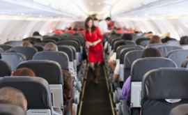 Pasagerii unui avion sau îmbolnăvit subit la bord