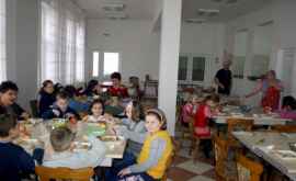 Copii și învățătorii din şcolile găgăuze ar putea să fie hrăniți gratis