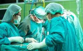 Молдавских хирургов подозревают в имитации операции по удалению опухоли у ребенка