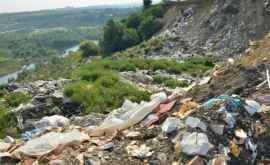 Жители молдавских сел присоединяются к мировому челленджу по уборке мусора ФОТО