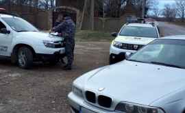 Правоохранители изымают запрещенные в Молдове машины