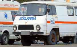 Сторонники Петика и старые машины скорой помощи в Оргееве