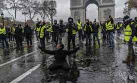 Десятки человек арестованы во Франции в ходе протеста