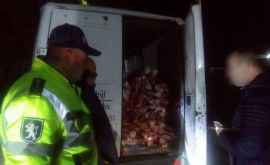 Revoltător Carne transportată în condiții insalubre urma să fie vîndută în piețe
