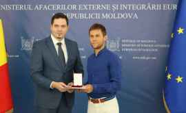 Radu Albot a primit medalia Meritul Diplomatic din partea MAEIE