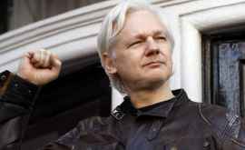 Julian Assange va fi arestat în cîteva ore sau zile 