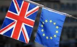 Ieșirea Marii Britanii din UE ar putea fi amînată cu un an