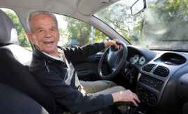 Povestea bărbatului care nu se teme să conducă mașina la 99 de ani