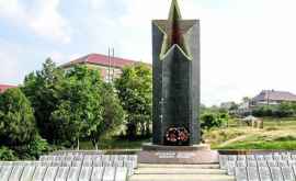 În Republica Moldova a fost inaugurat solemn Memorialul soldaților sovietici FOTO