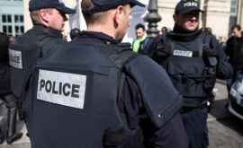 Franța se pregătește ca de război 60 de mii de polițiști scoși în stradă