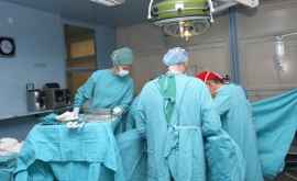 În Rusia a fost făcut primul transplant de plămîni și ficat din lume