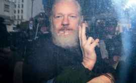 Julian Assange condamnat la închisoare în Marea Britanie 