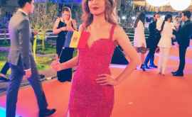 Anna Odobescu strălucitoare pe covorul roşu de la Eurovision FOTO