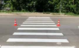 Au început lucrările de aplicare a marcajului rutier pe străzile din capitală