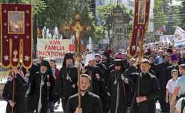 В столице проходит марш в поддержку традиционных семей