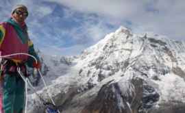 Un nepalez a stabilit un nou record mondial în alpinism