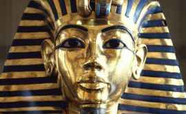 O bijuterie din mormîntul lui Tutankhamon ruptă din univers