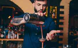 Cine e moldoveanul numit cel mai bun barman la un concurs național