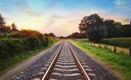 Mai mulți angajați acuzați că ar fi furat un kilometru de cale ferată la Ocnița