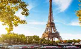 Parisul interzice fumatul în 52 de parcuri