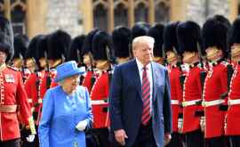 Trump îşi începe vizita controversată în Marea Britanie