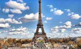 Pe Turnul Eiffel a apărut un zipline 