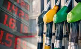 Prețul petrolului scade dar nu și la noi Cît ar fi trebuit să coste un litru de combustibil