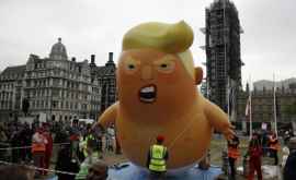 Bebeluşul Trump a zburat marţi deasupra Londrei