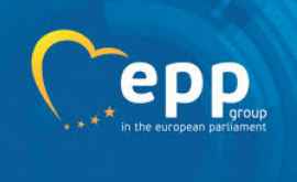 Самая многочисленная группа в Европарламенте призывает к мирной передаче власти в Кишиневе