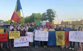 Moldovenii din Italia au organizat un flashmob în susținerea noului Guvern