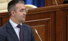 Сырбу проголосовал за запрет беспошлинных заправок на молдавской границе