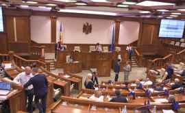 Luna viitoare Parlamentul se va întruni întro ședință specială pentru a revizui bugetul