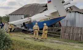 Un avion sa prăbuşit peste o casă din Cecenia